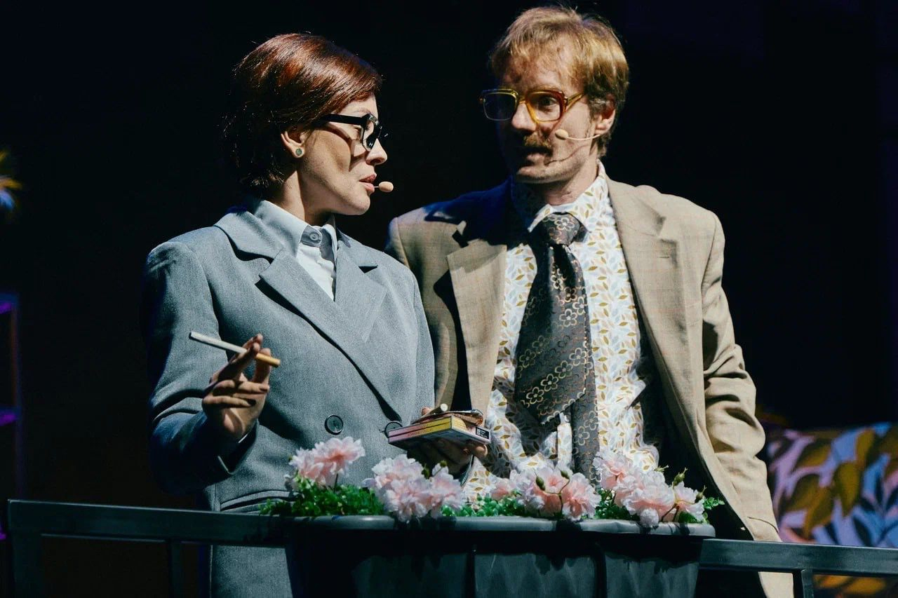 Служебный роман