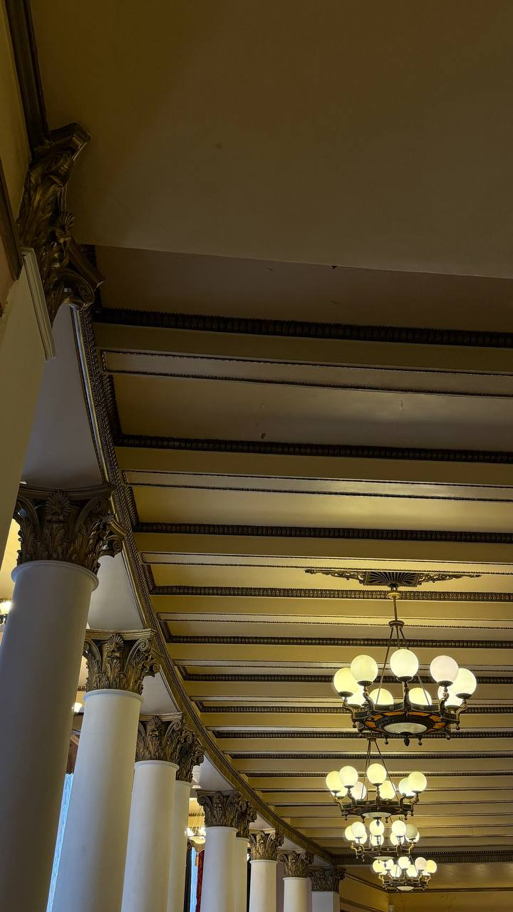 Арт-экскурсия Надежды Маценко "Дом офицеров. Переход времени"