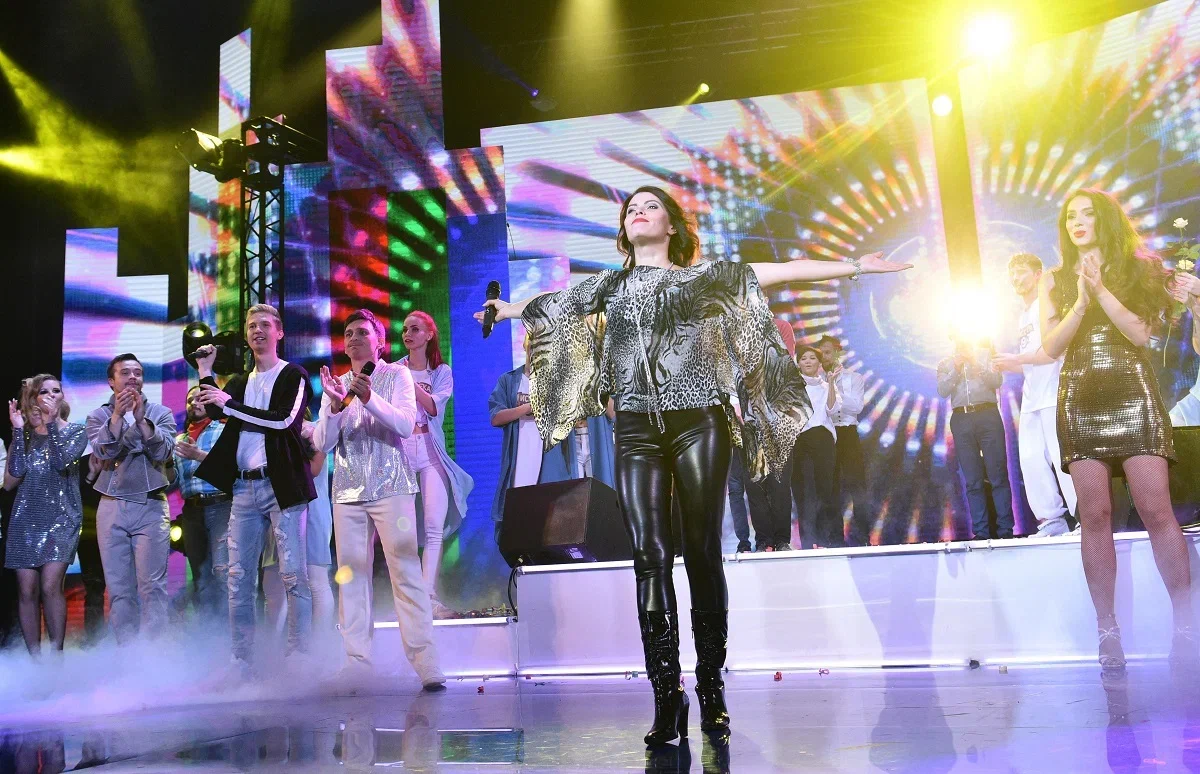 "Назад в 90-е". 6+