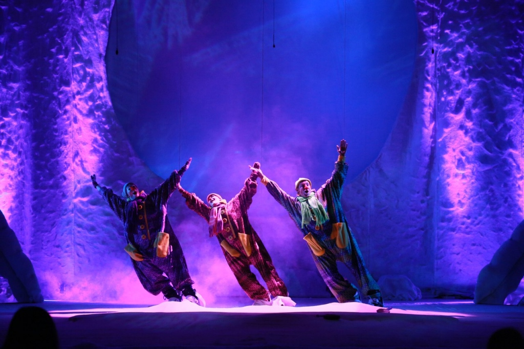 Снежное шоу для малышей "Новогодние шалости"