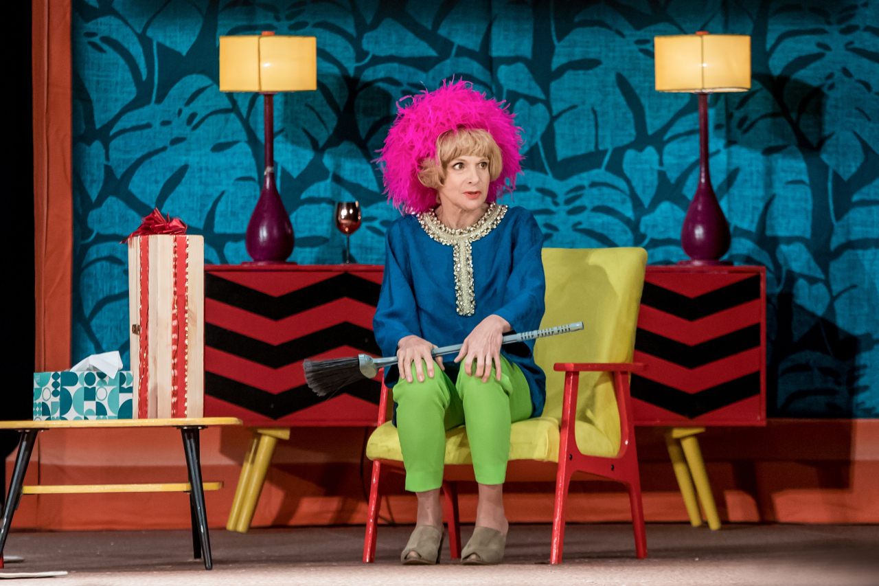 "Почему каждый раз..." в ролях: Л. Артемьева, В. Андреев