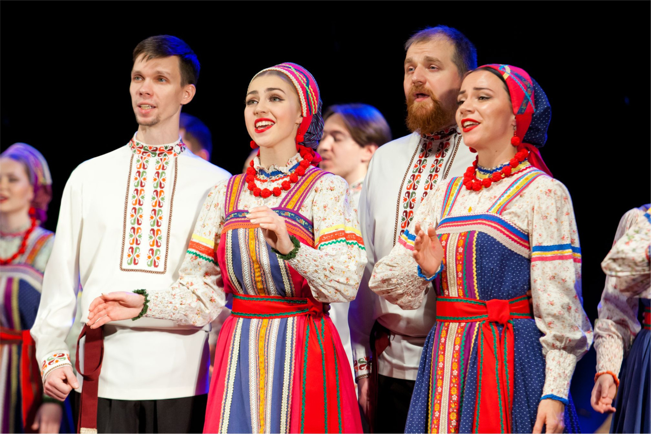 Концерт Уральского народного хора "Под окном черёмуха колышется"