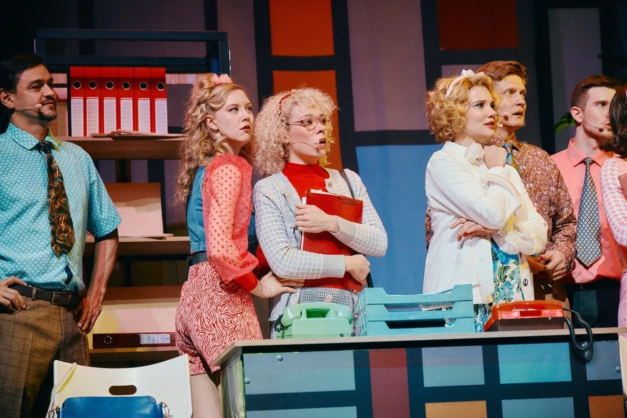 Служебный роман