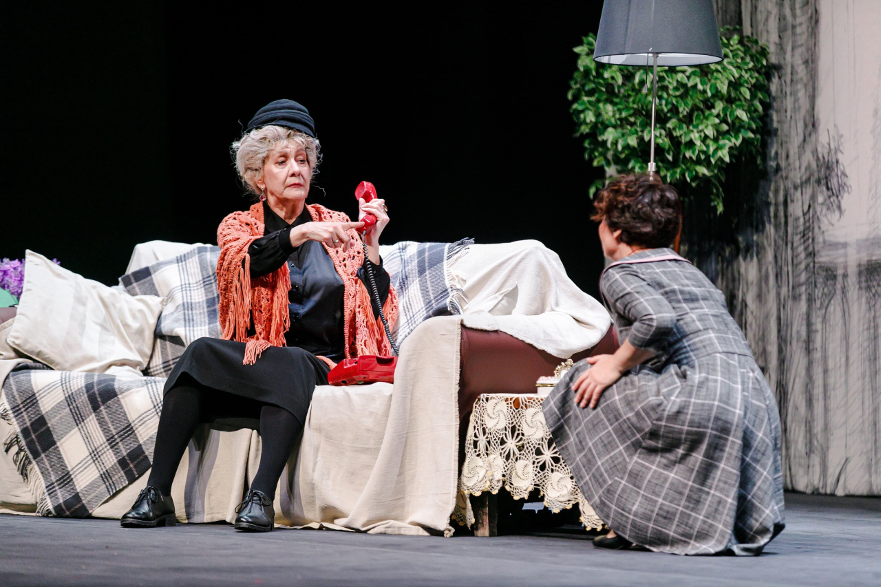 РАНЕВСКАЯ. ОДИНОКАЯ НАСМЕШНИЦА.