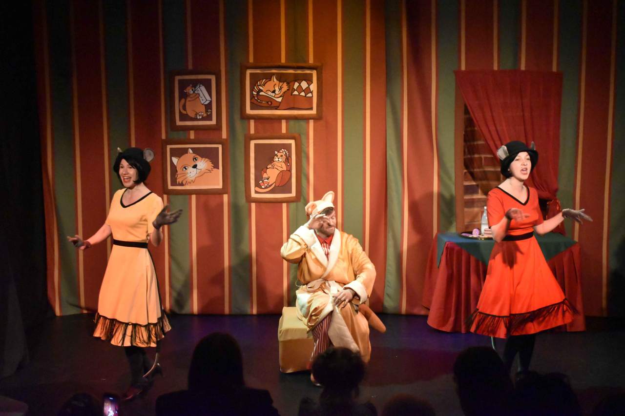 Кот в молоке