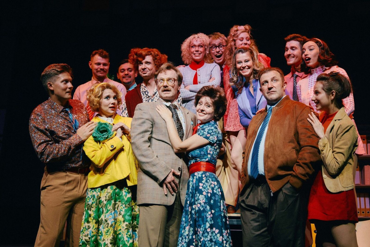 Служебный роман