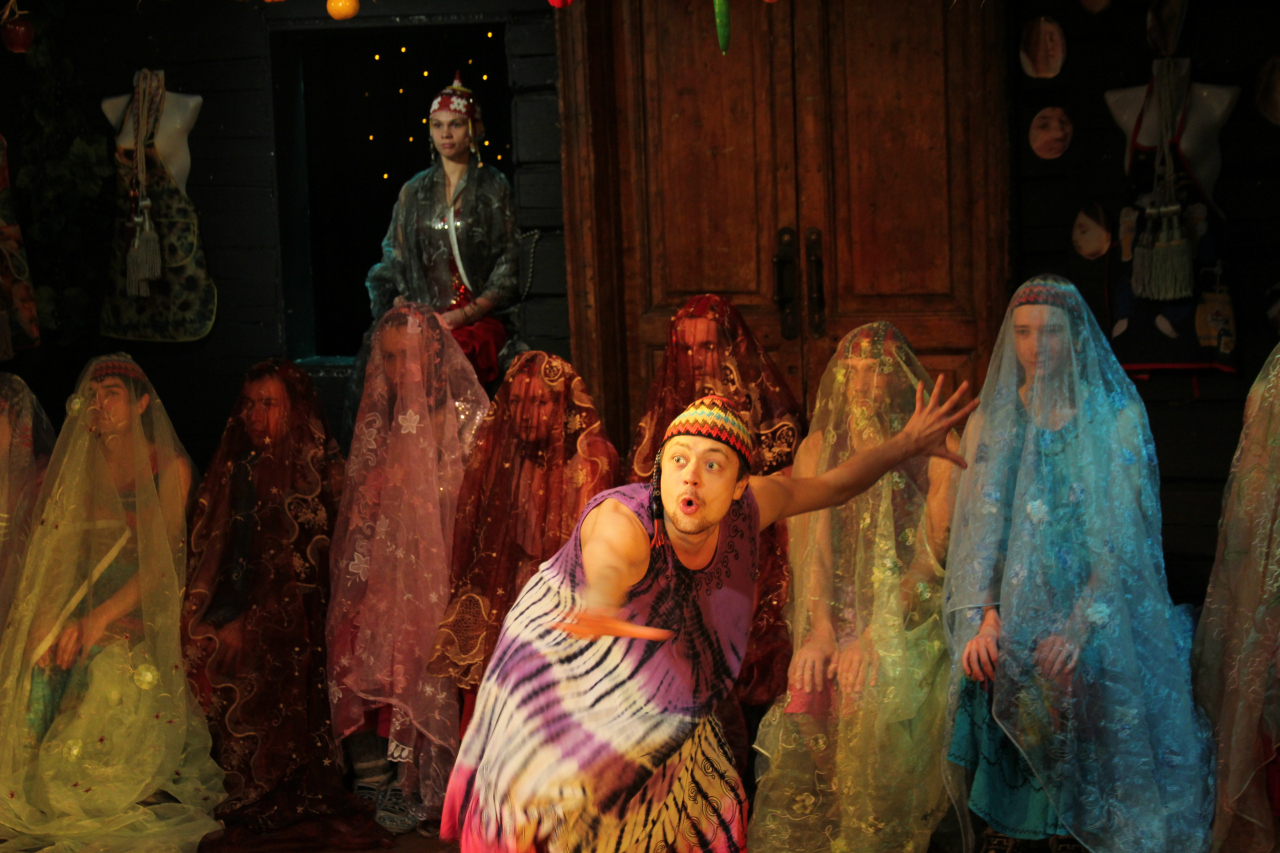 Слуга двух господ