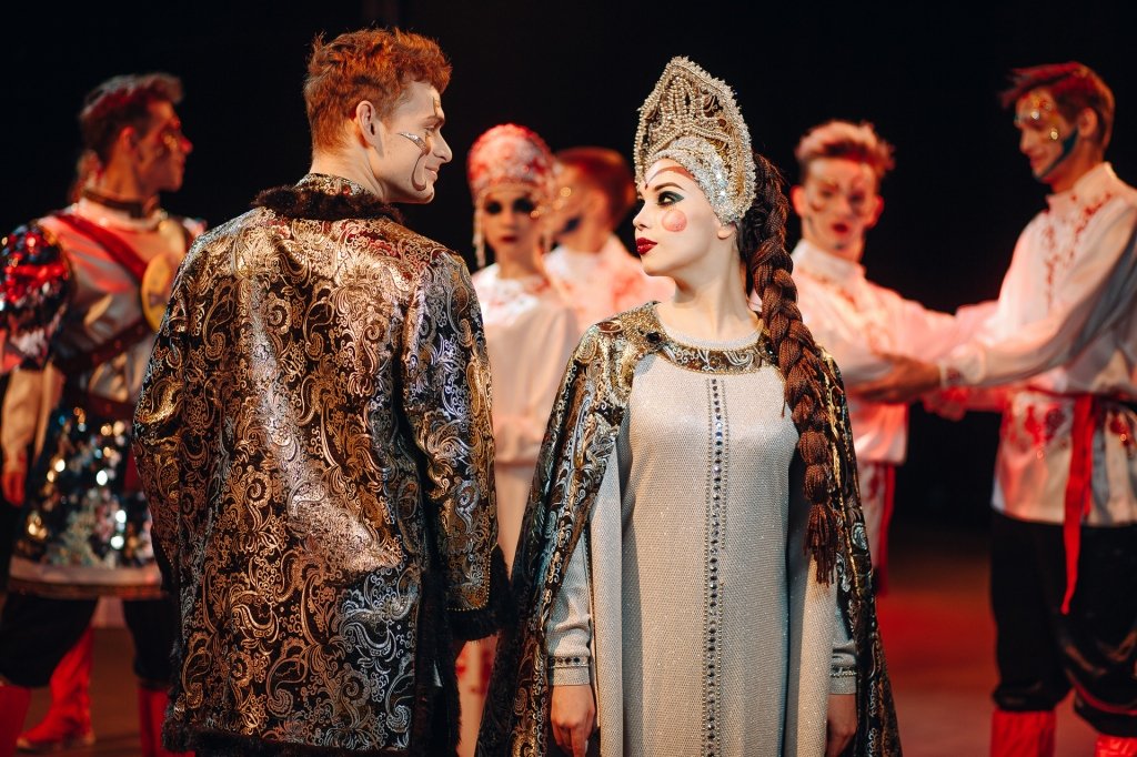 Акробатическое шоу "Русские сказки" (Москва)