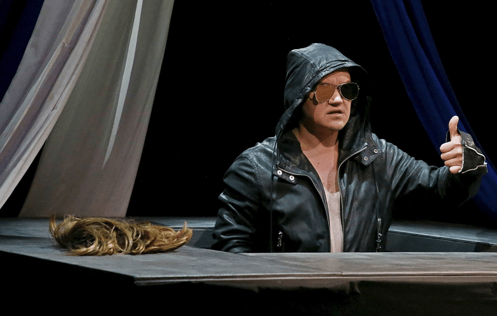 Бесконечное окно (Спектакль по пьесе Руслана Шилкина)