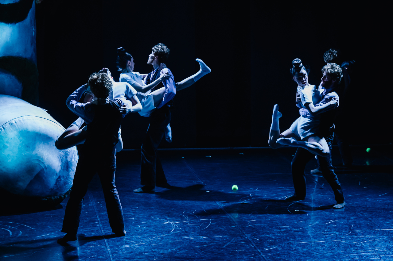 Спектакль «Девушка с фарфоровыми глазами»