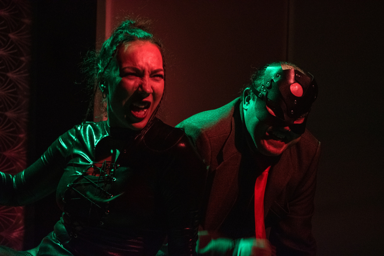 Особо безопасный любовник - мастерская сатиры