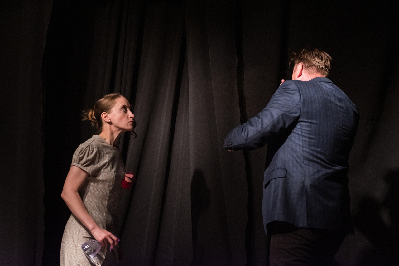 Черничный вкус порока - мастерская сатиры