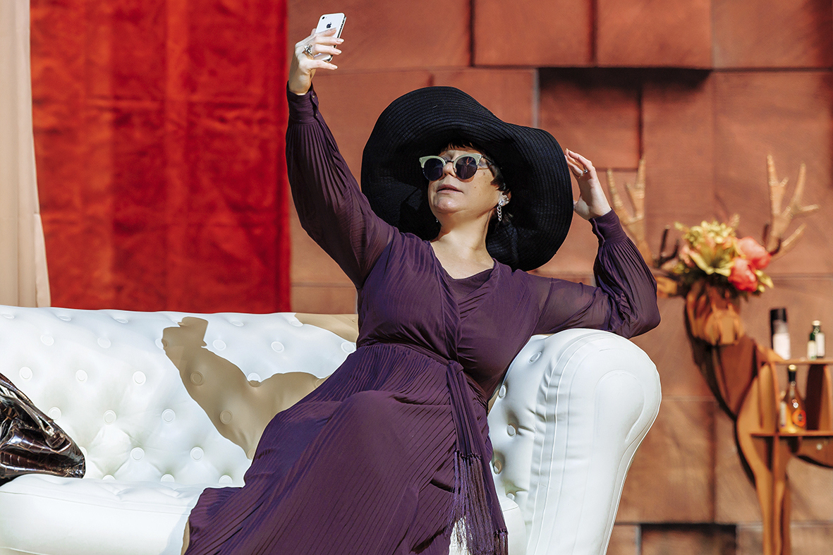 Лирическая комедия «ЛЮБОВЬ В КВАДРАТЕ» в Екатеринбурге!