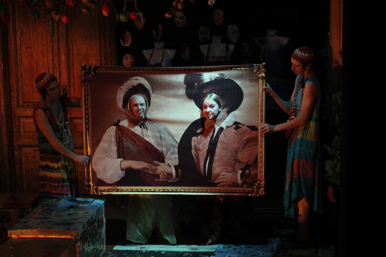 Слуга двух господ