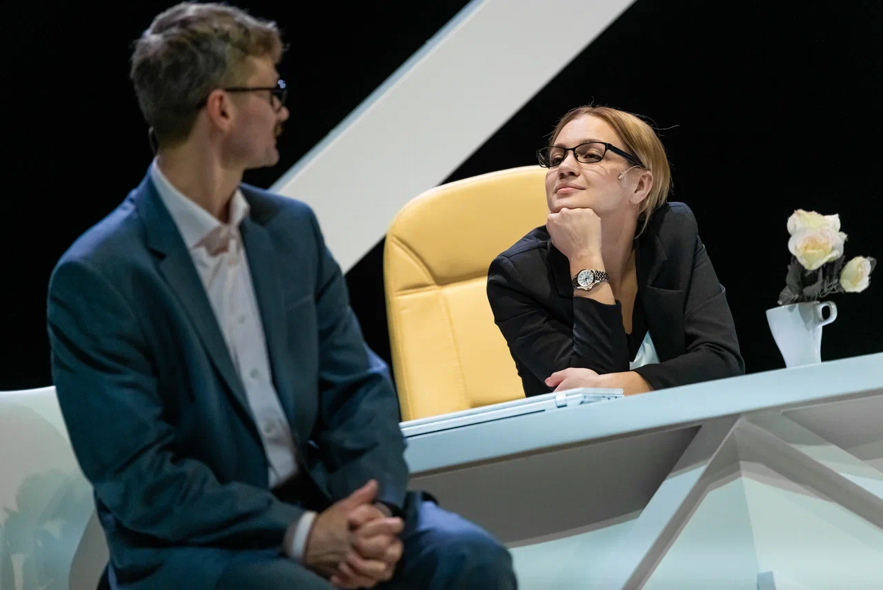 Служебный роман