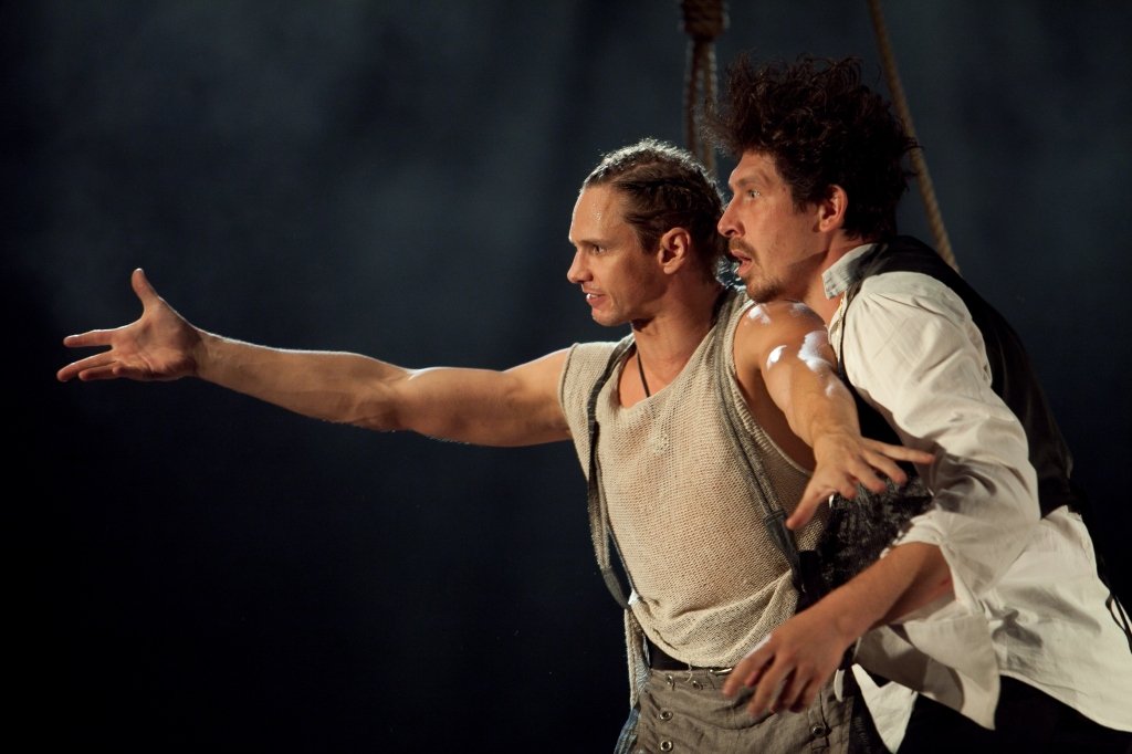 Максим Аверин и другие в спектакле "ОТЕЛЛО"