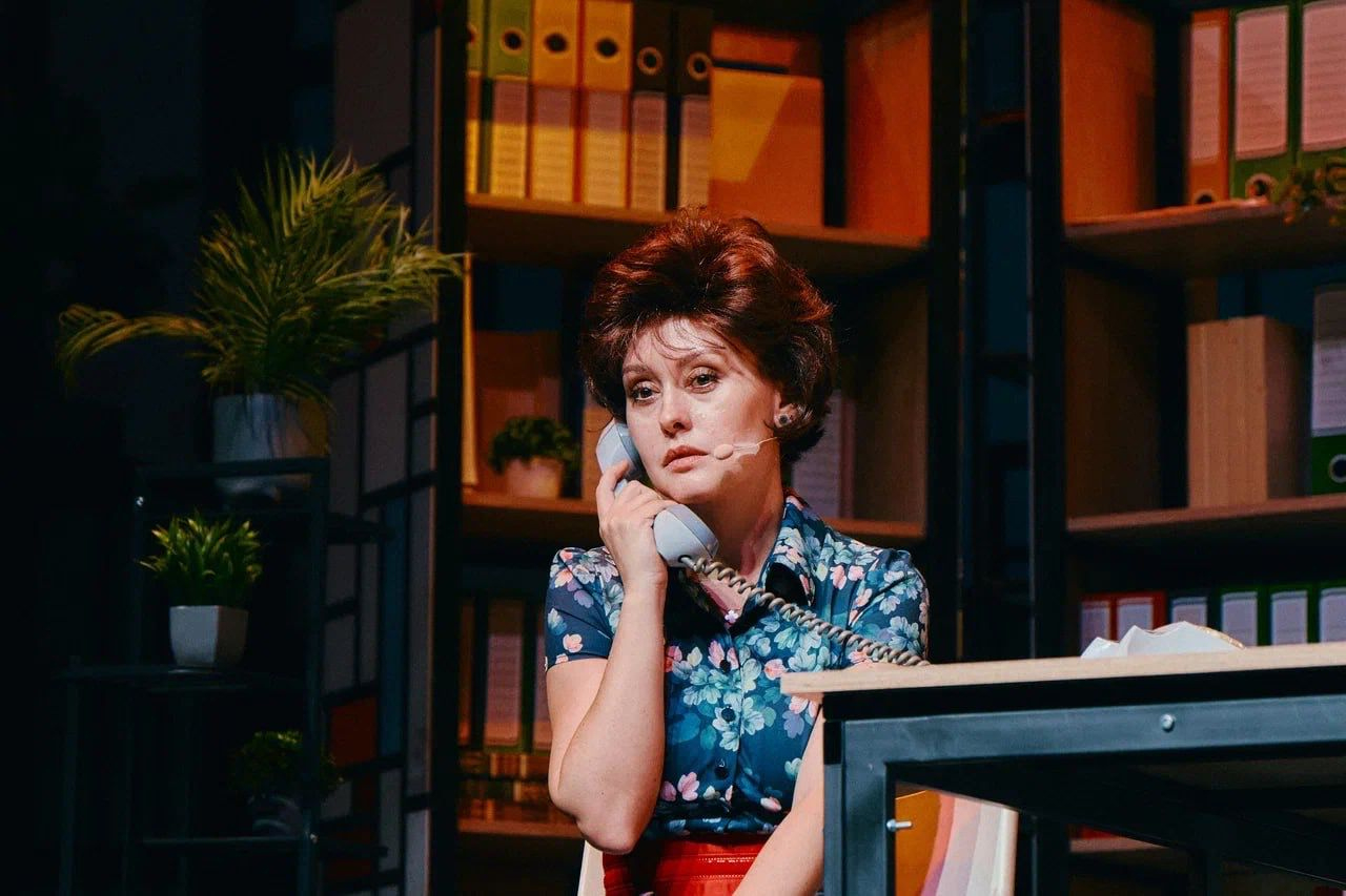 Служебный роман