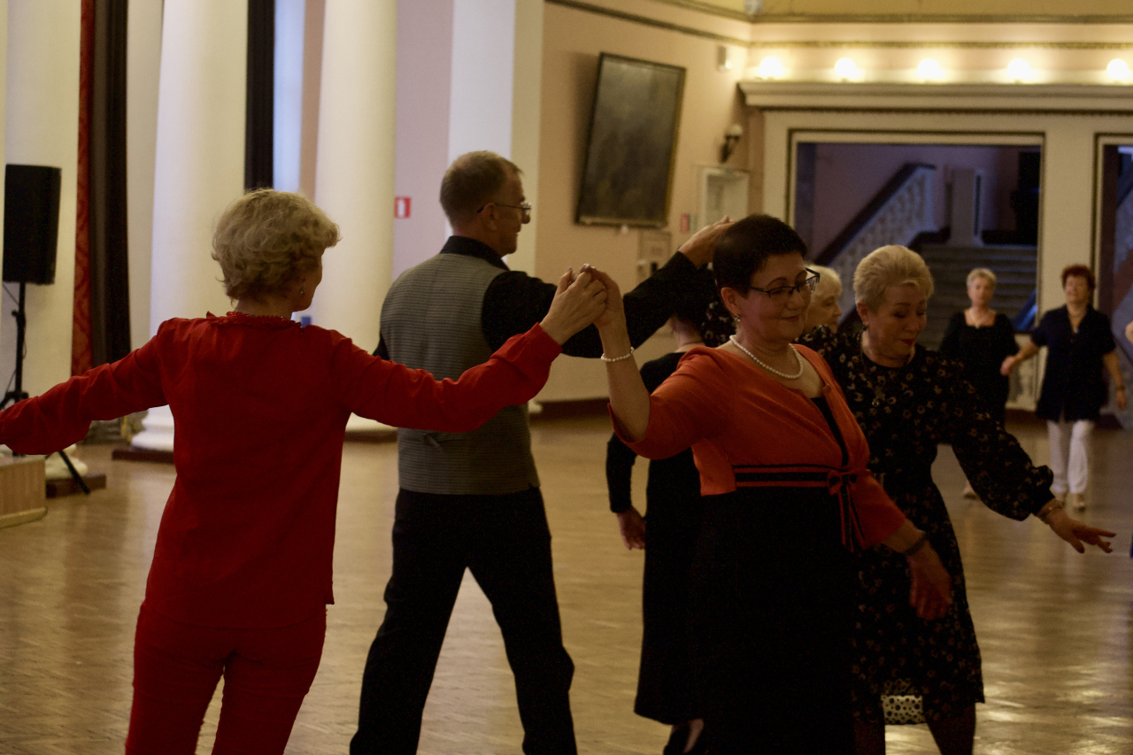 Танцевальный вечер "Для тех, кому за..."