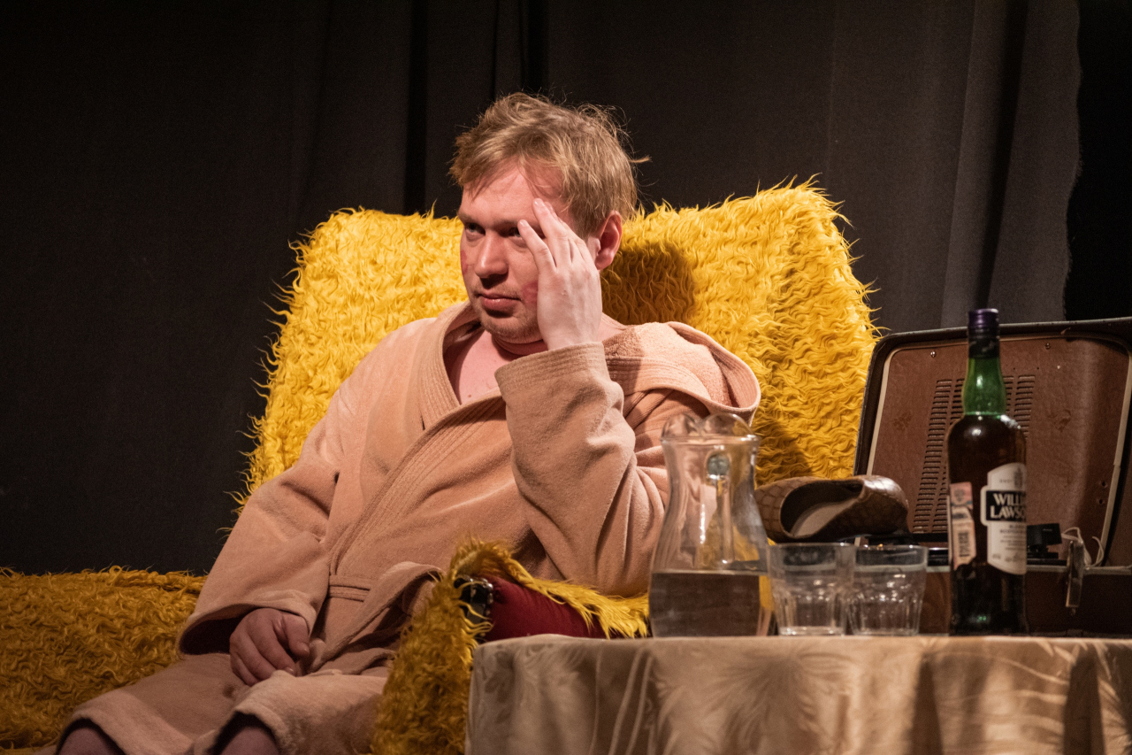 Уикенд на двоих - мастерская сатиры