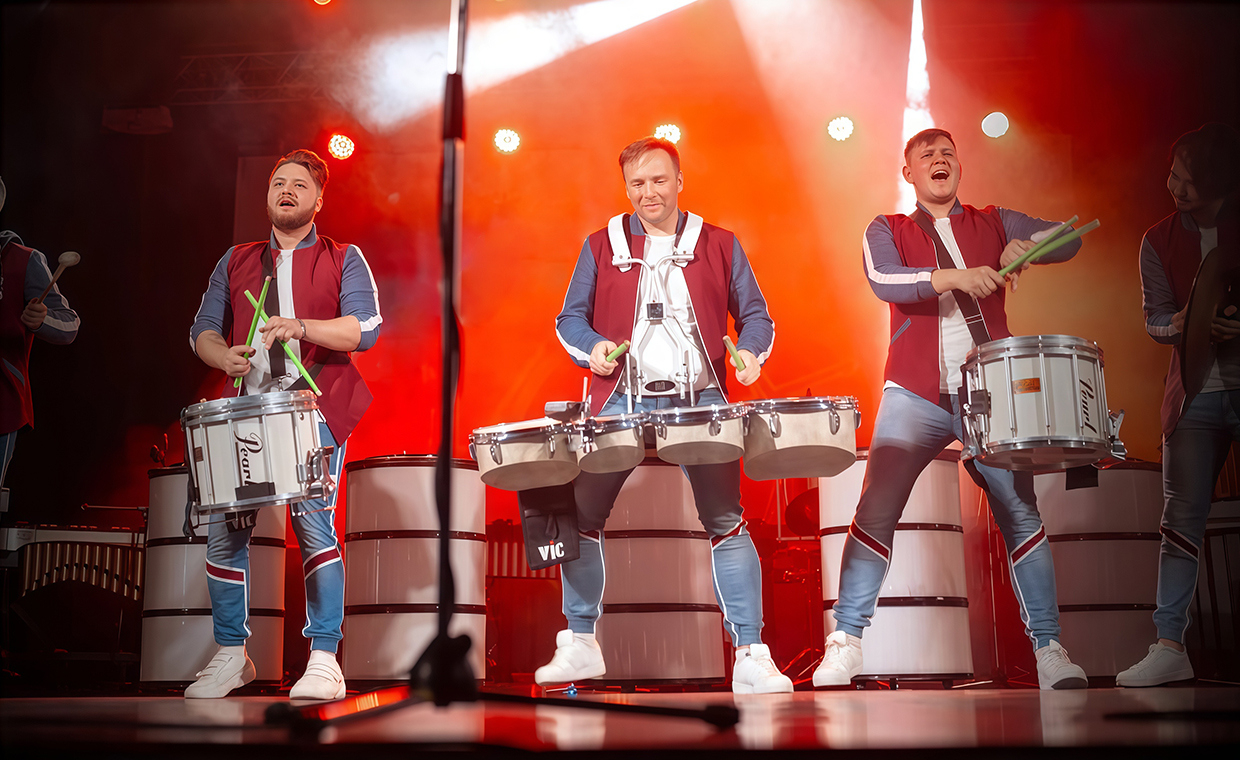 Новогоднее шоу барабанщиков