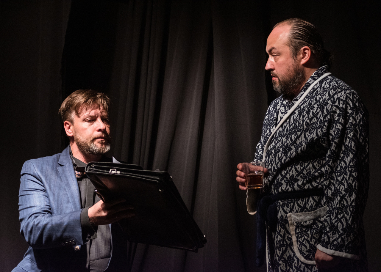 Черничный вкус порока - мастерская сатиры