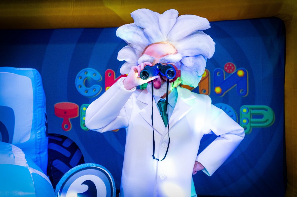 Синий трактор Деда Мороза