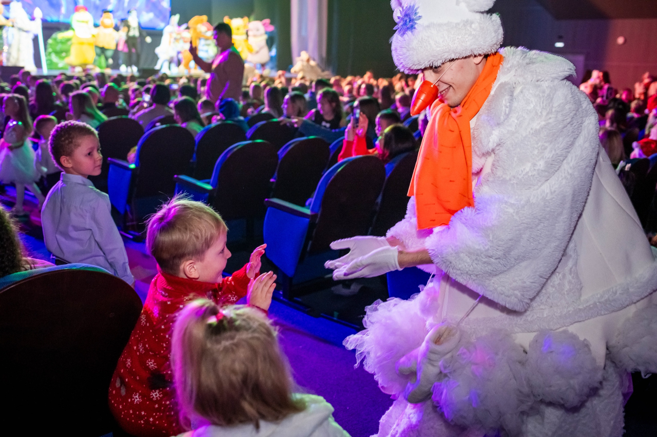 ЁЛКА ТЕЛЕКАНАЛА МУЛЬТ. ЖИВЫЕ КРАСКИ