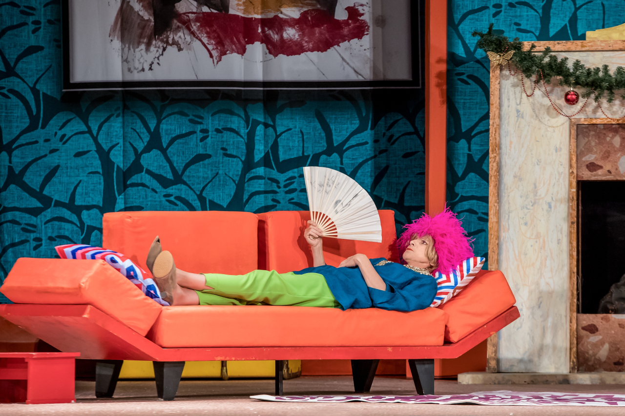 "Почему каждый раз..." в ролях: Л. Артемьева, В. Андреев