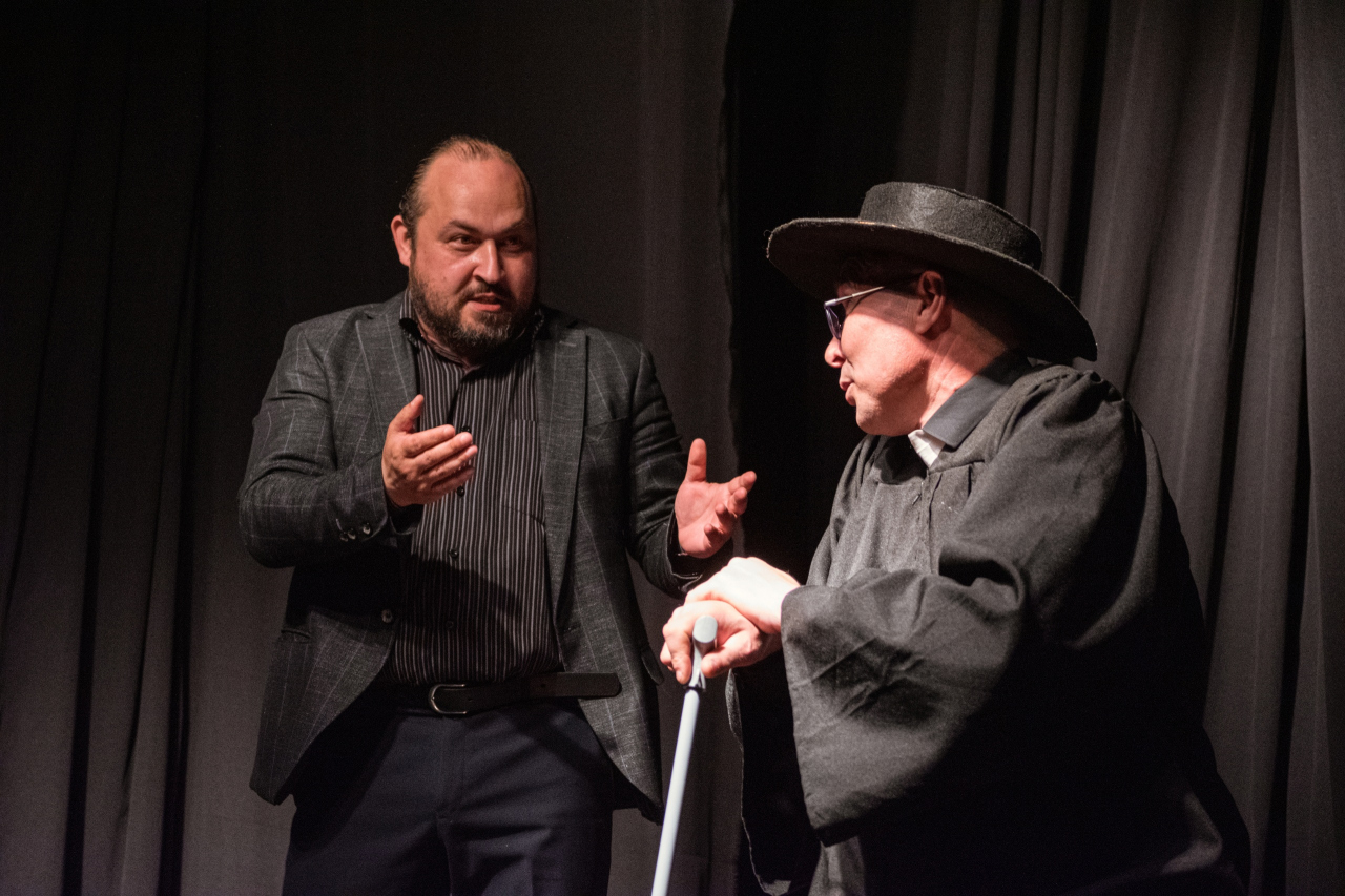 Черничный вкус порока - мастерская сатиры