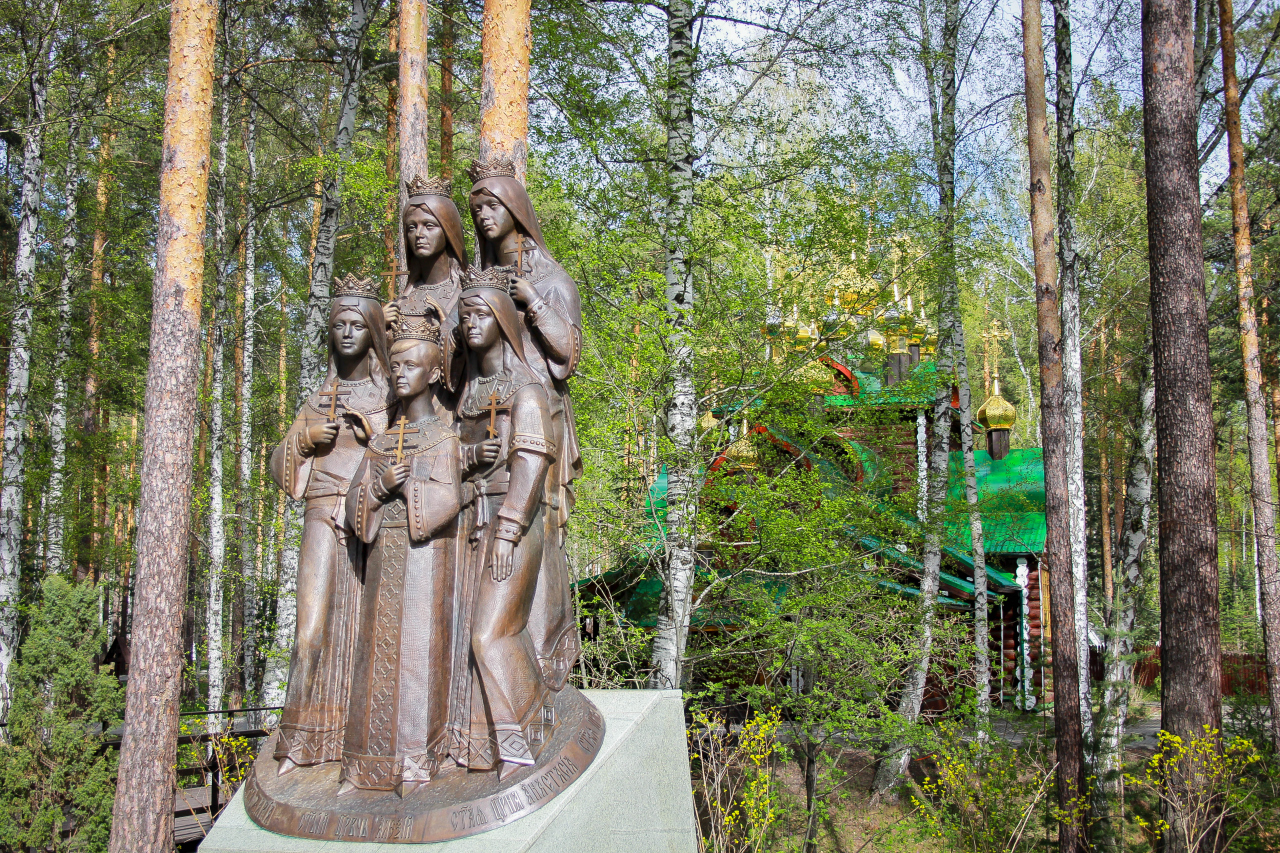 Ганина Яма и Храм на Крови