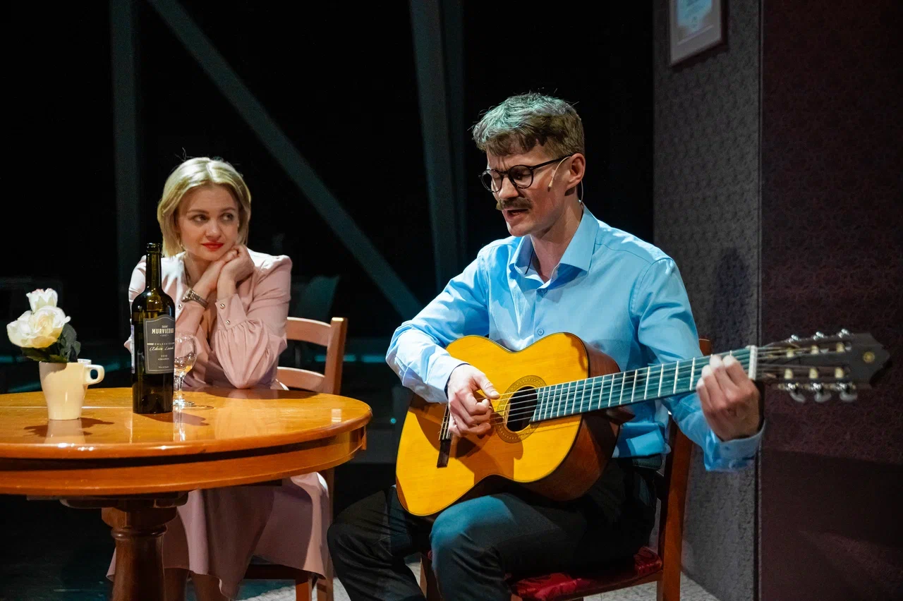 Служебный роман