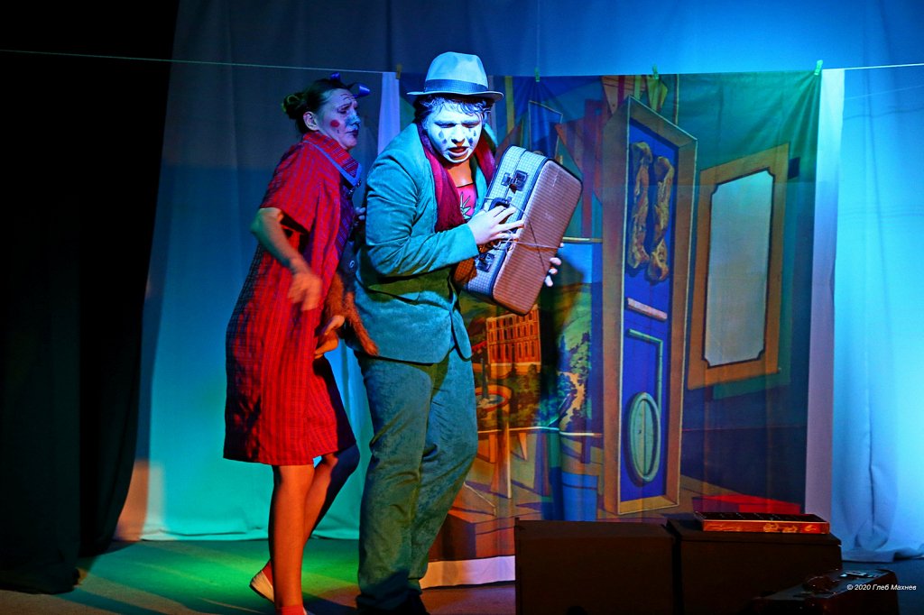 Любовь ещё быть может...