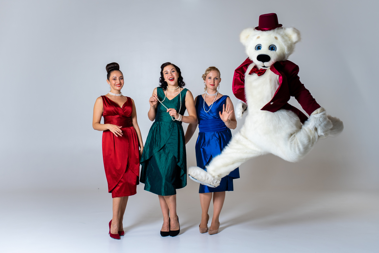 Концерт за столиками «ПРОСТО НОВЫЙ ГОД»