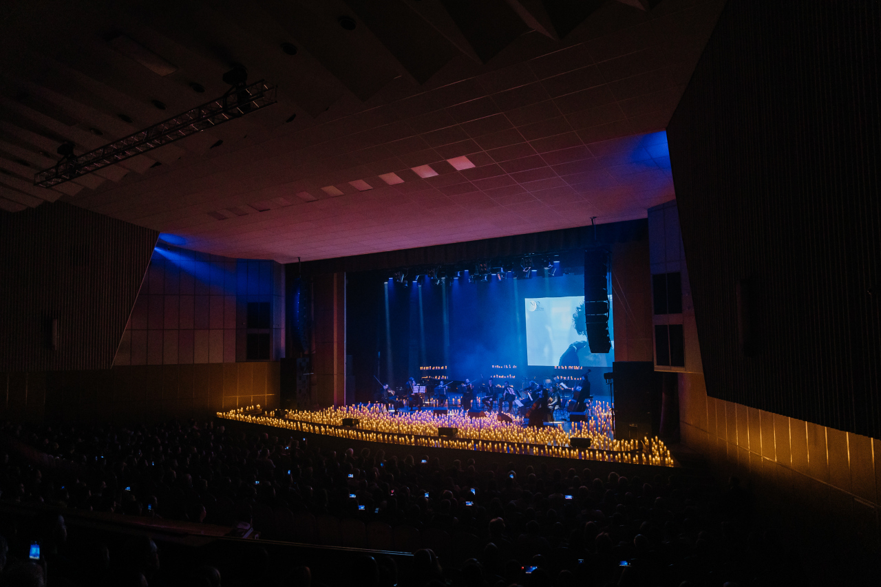 "P.S. Я люблю тебя" Neo Classic Orchestra, живой хор и 3000 свечей.