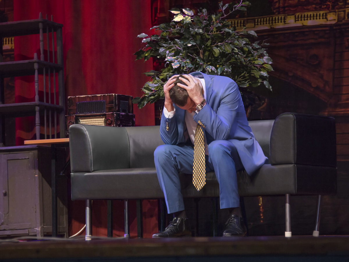 Трое на качелях