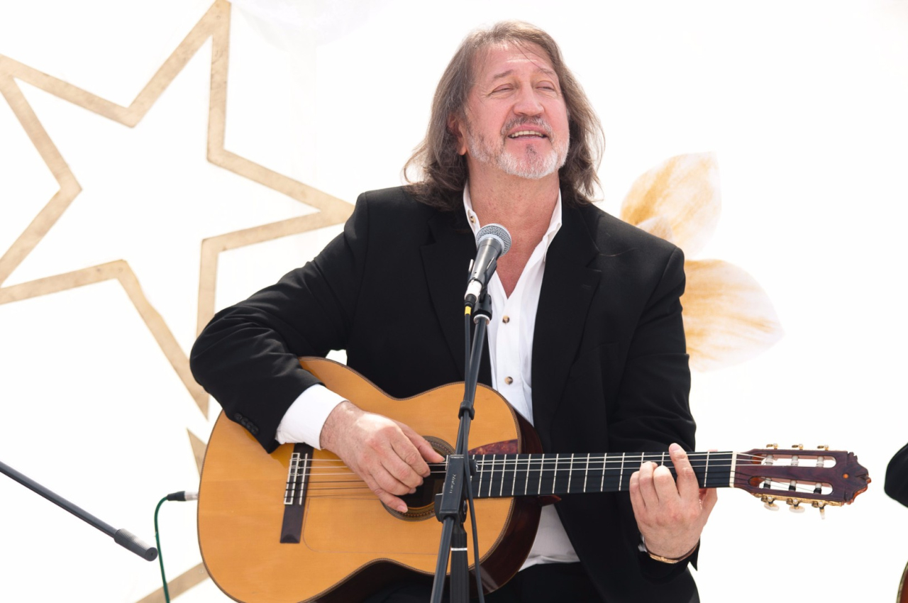 ОЛЕГ МИТЯЕВ