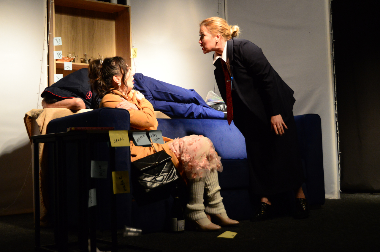 Жизнь в розовом стрессе - мастерская сатиры