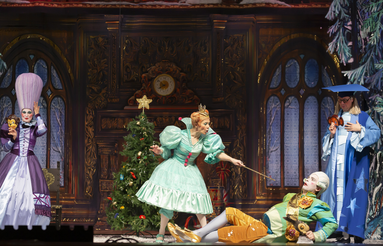 Московская премьера зимней сказки "ДВЕНАДЦАТЬ МЕСЯЦЕВ" от режиссёра Московского театра Н. Сац В. Меркулова