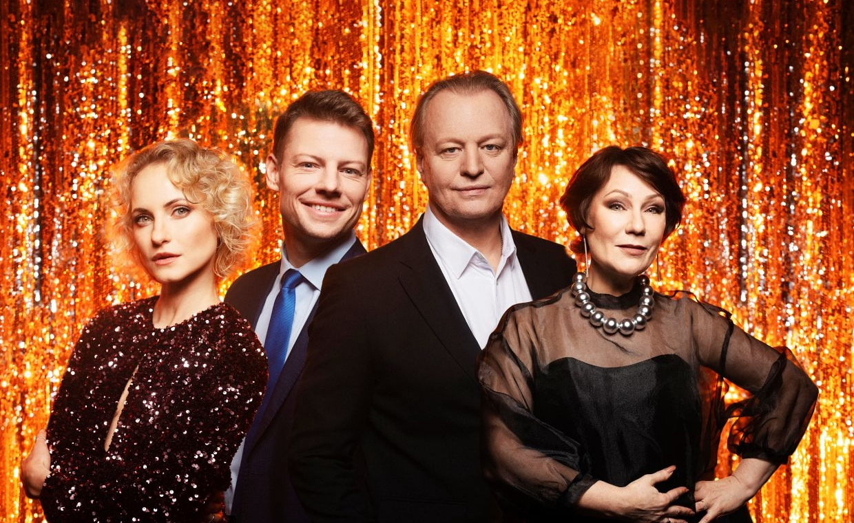 Лирическая комедия «ЛЮБОВЬ В КВАДРАТЕ» в Екатеринбурге!