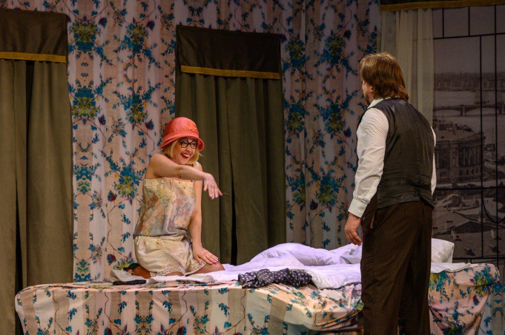 Спектакль «Идеальная жена»