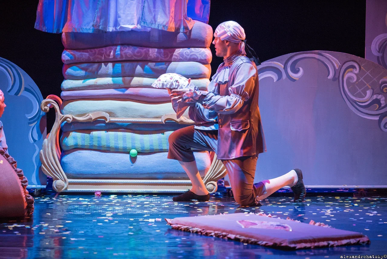 ПРИНЦЕССА НА ГОРОШИНЕ. Сказочная история с куклами-великанами