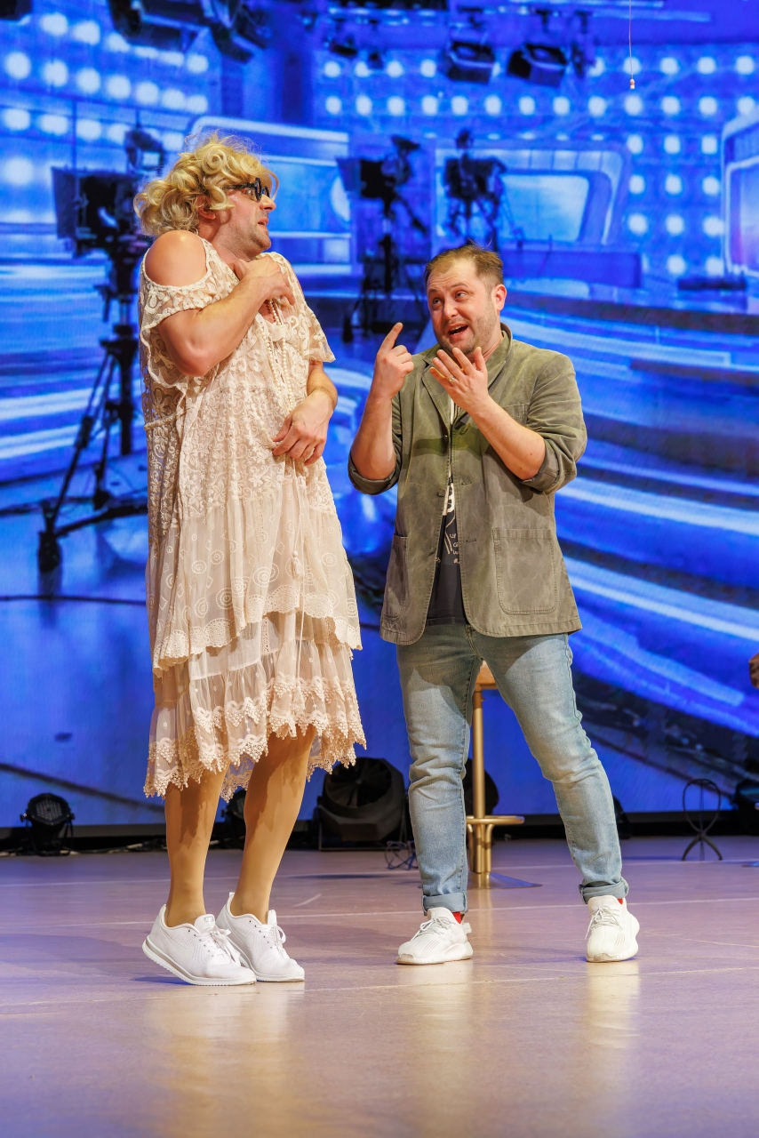 Женское счастье или в Шоу только мужчины.