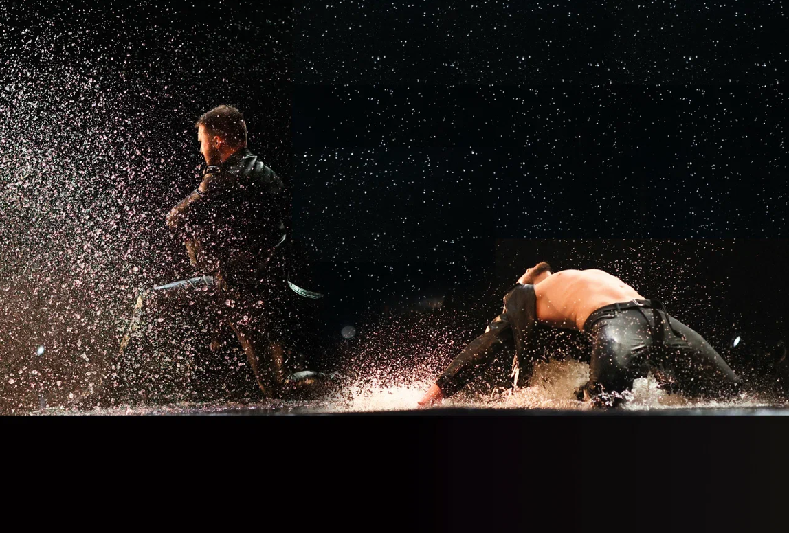 Шоу под дождем «И где..., счастье?»