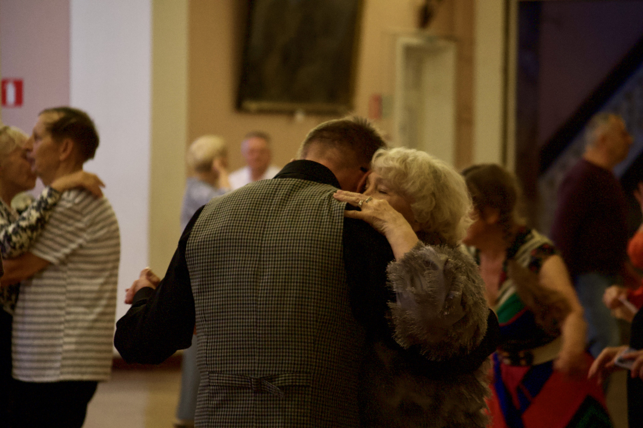 Танцевальный вечер "Для тех, кому за..."