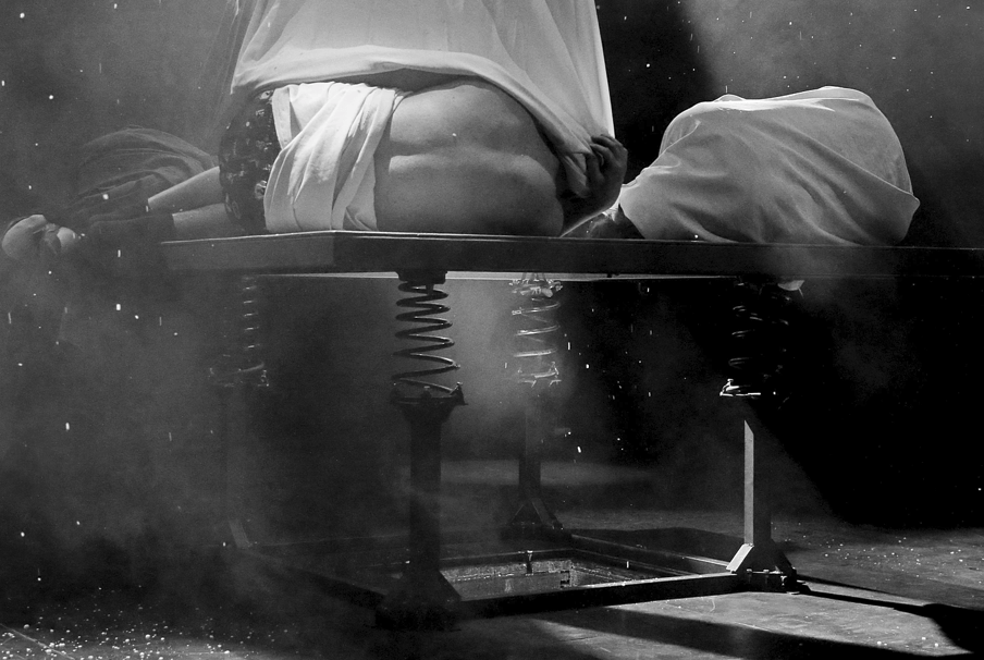 Бесконечное окно (Спектакль по пьесе Руслана Шилкина)