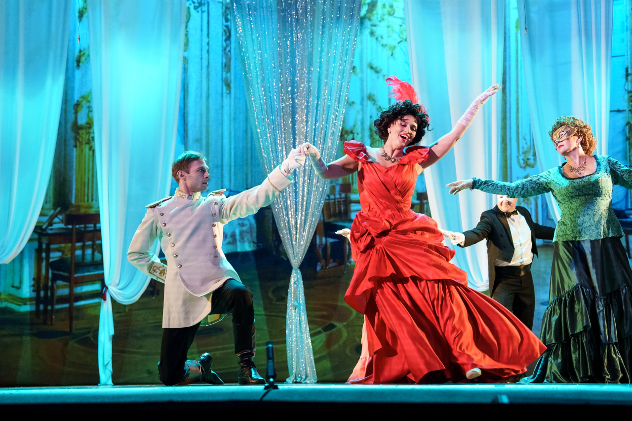 Спектакль «Анна Каренина»