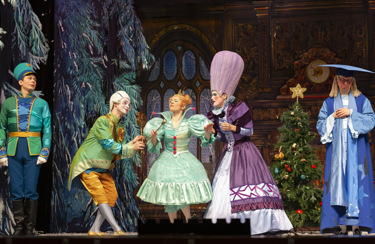 Московская премьера зимней сказки "ДВЕНАДЦАТЬ МЕСЯЦЕВ" от режиссёра Московского театра Н. Сац В. Меркулова