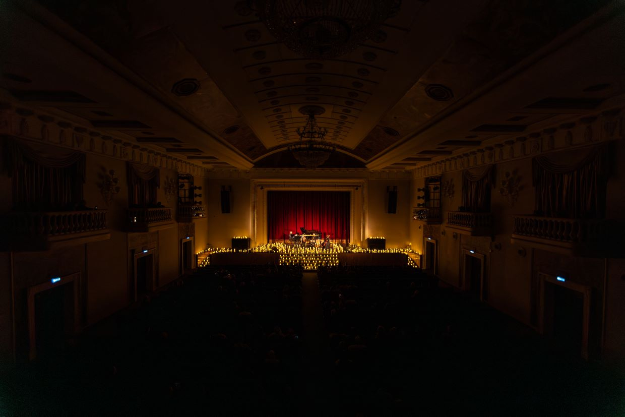 Киномузыка и Дудук при свечах