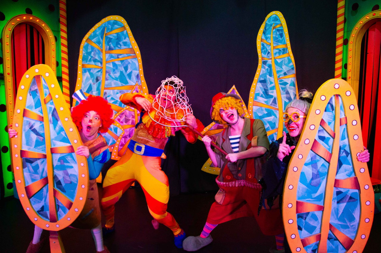 Лев и Мышка-Никудышка