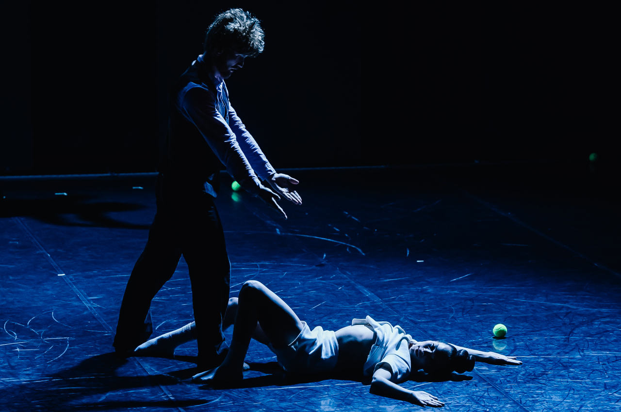 Спектакль «Девушка с фарфоровыми глазами»